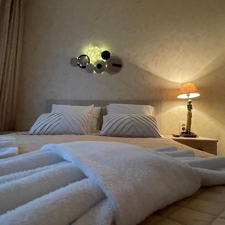 Maya Apartment Cluj-Napoca Buitenkant foto